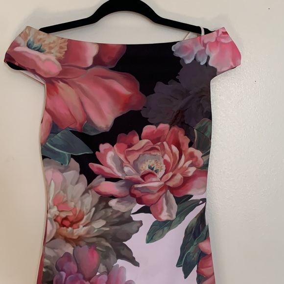 Stunning Ted Baker Off the Shoulder Dress - Picture 3 of 12